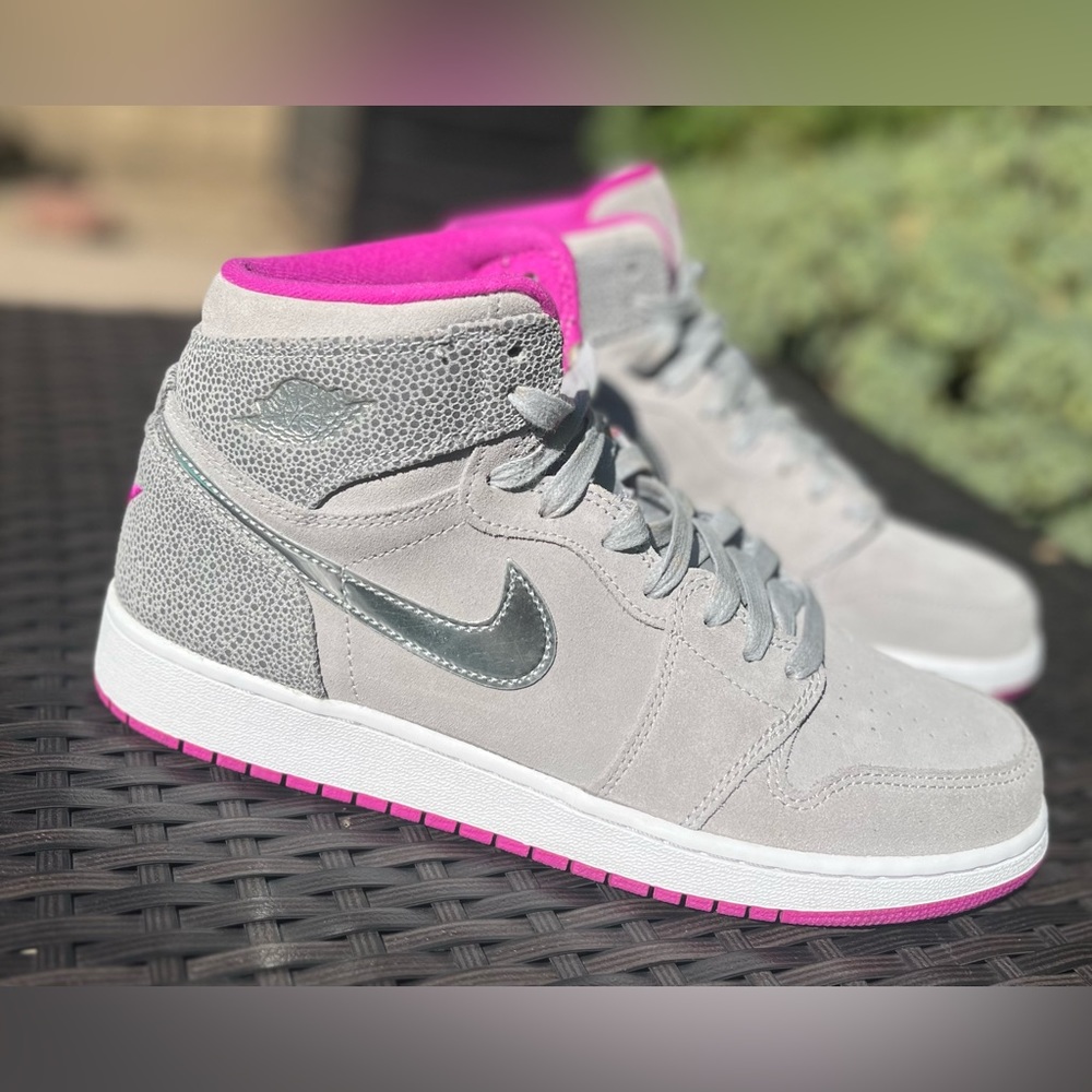 Air Jordan Retro 1 High Maya Moore Silver | RARE | Women's Size 9.5